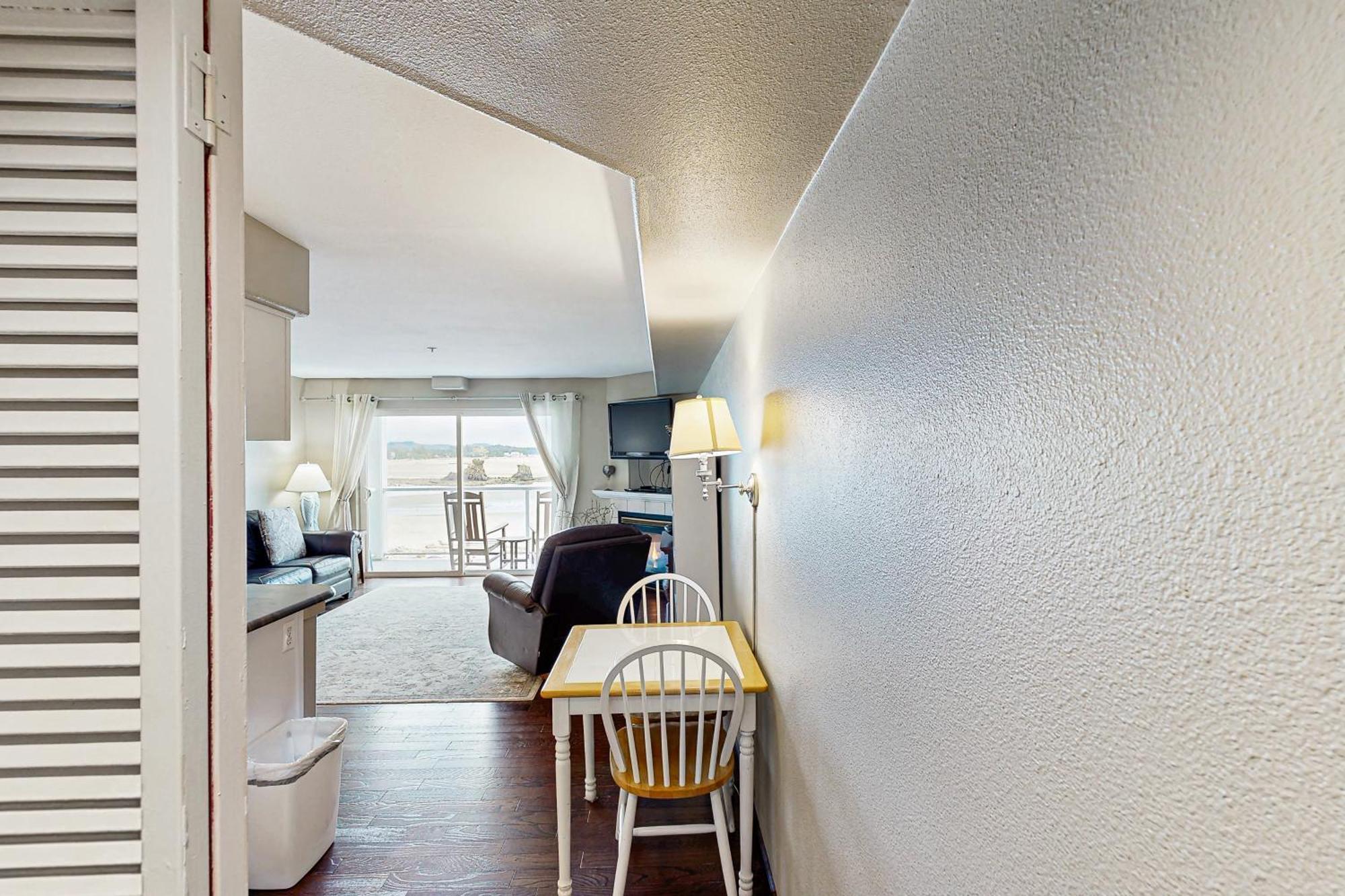 Waters Edge Apartment Salishan Beach Room photo