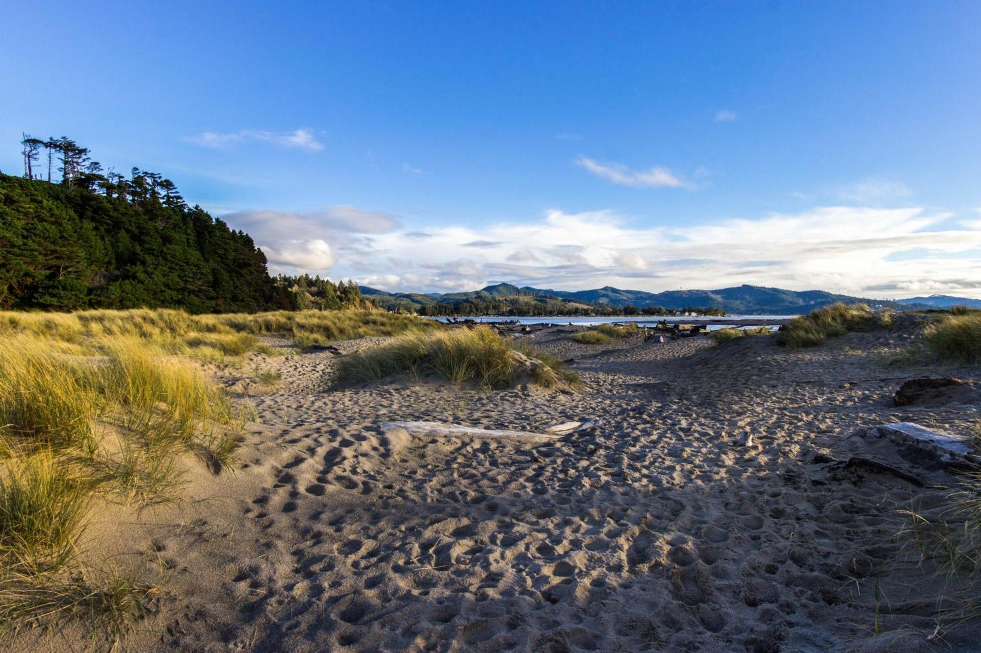Waters Edge Apartment Salishan Beach Room photo